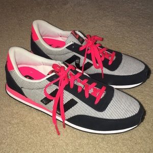 Women’s New Balance Tennis shoes Size 11